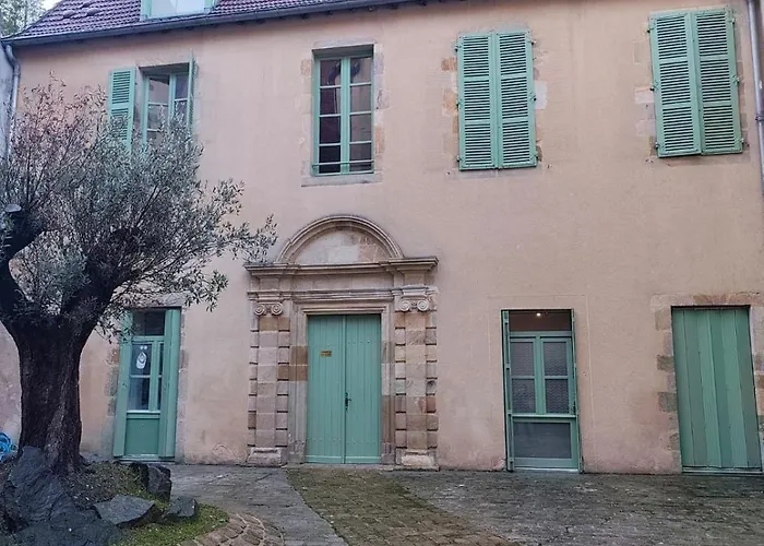 20 Minutes A Pieds De La Gare De * Монлюсон